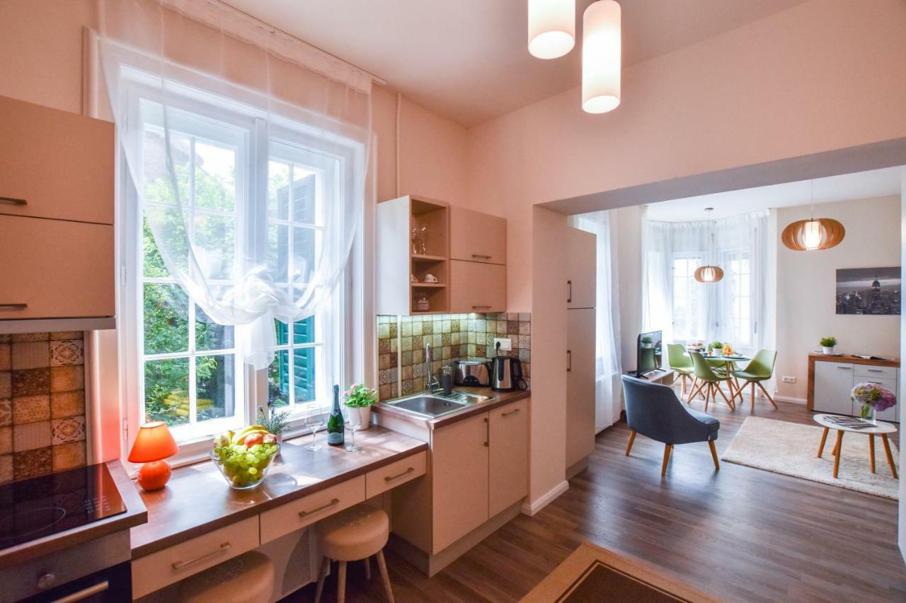 Christine Apartment Close To The Buda Castle Budapeste Exterior foto