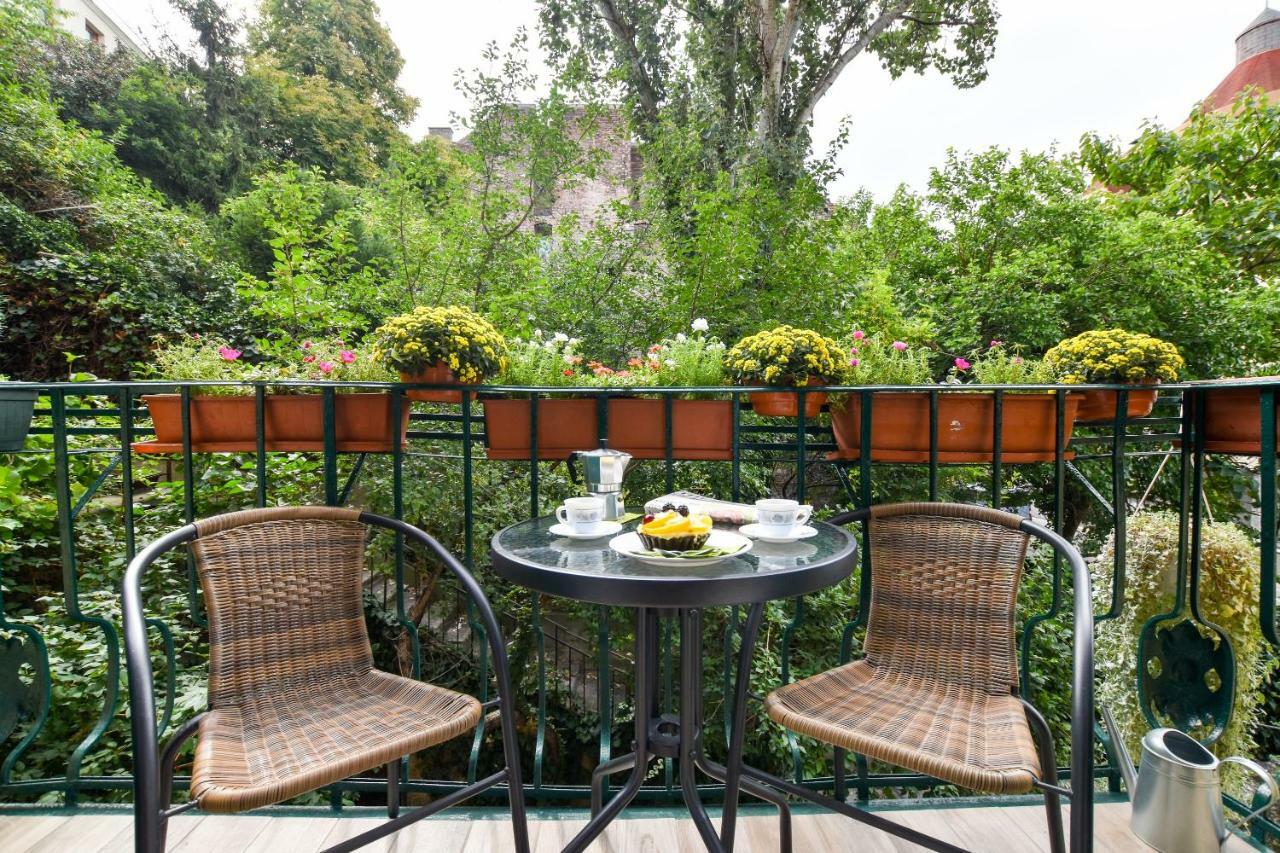 Christine Apartment Close To The Buda Castle Budapeste Exterior foto